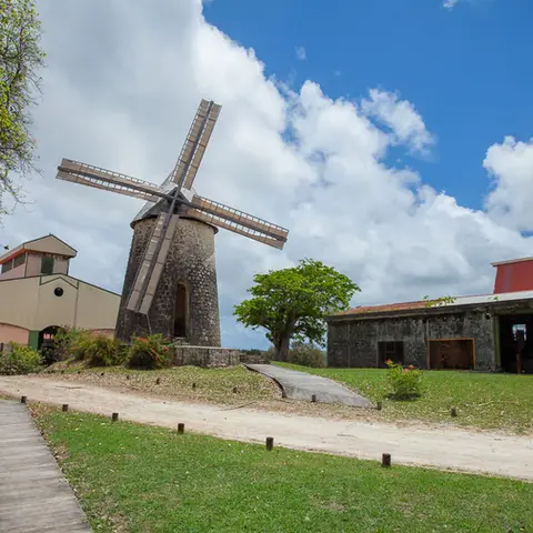 DISTILLERIE BELLEVUE, MARIE-GALANTE