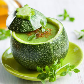 SOUPE DE COURGETTE ET TOMATES