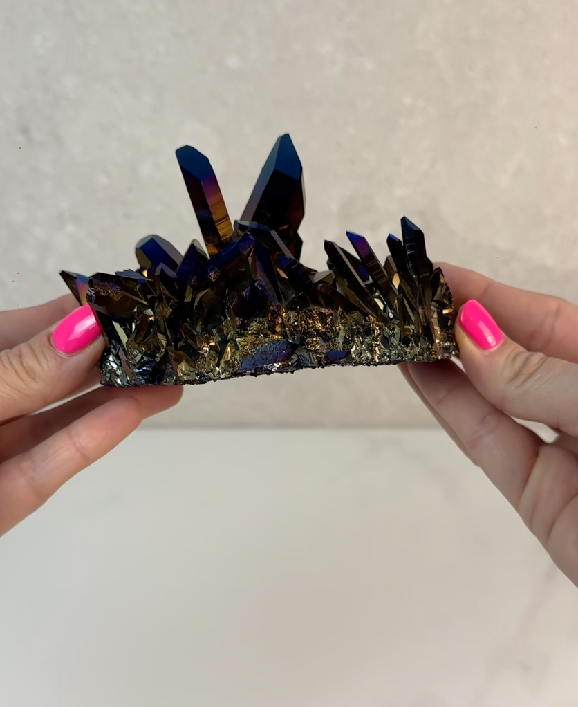 Thumbnail: Cobalt Titanium Quartz Medium-Large