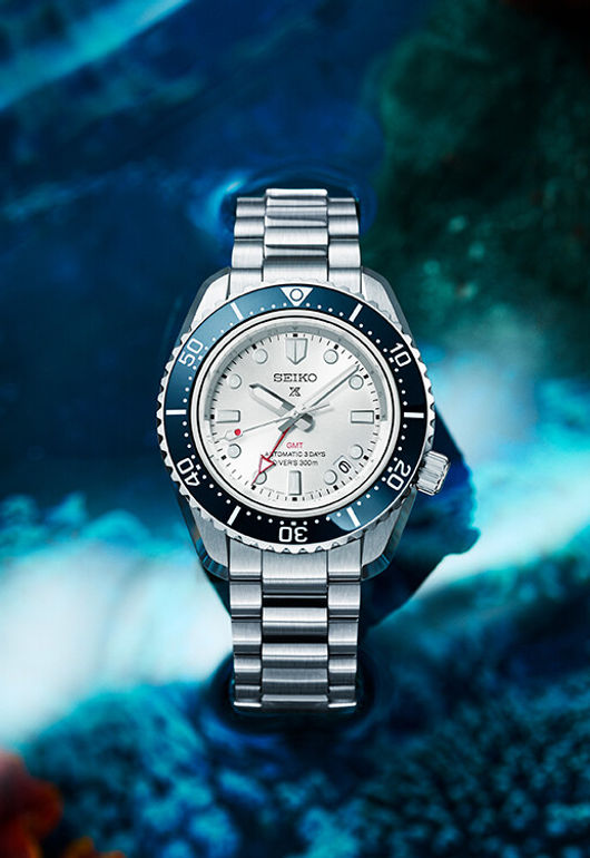 SEIKO Prospex SPB519J1 GMT Automatic Diver’s 300 m mit weißem Zifferblatt, Edelstahlband und blauer Lünette