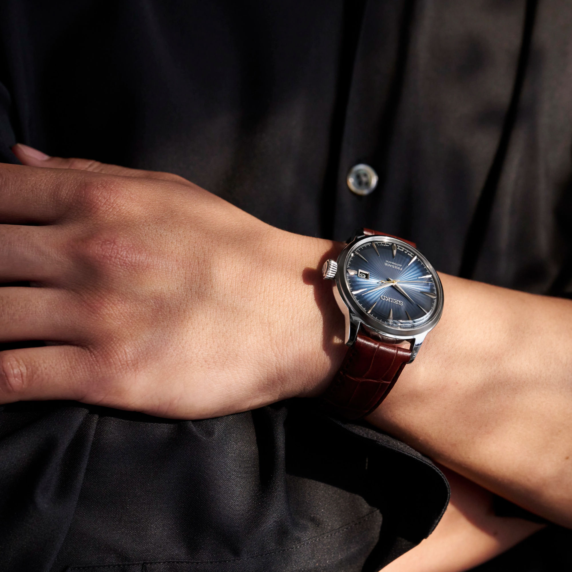 SEIKO Presage Cocktail Time SRPK15J1 Automatikuhr mit dunkelblauem Zifferblatt, Lederband und stilvoller Presage-Eleganz