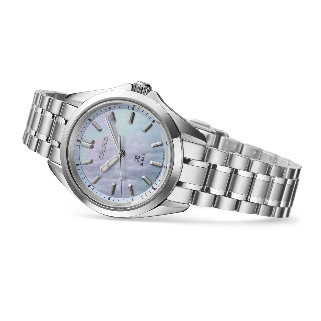 SEIKO Prospex Sea Ladies Quartz SUR607J1 Damenuhr mit hellem Perlmuttzifferblatt, Edelstahlband und sportlich-elegantem Prosp