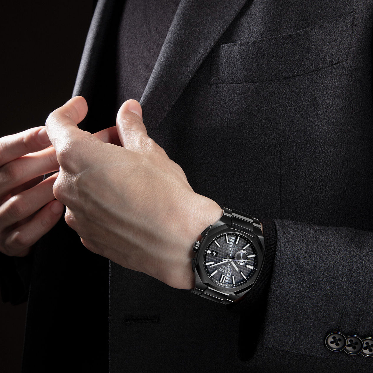 SEIKO AstronSSJ015J1 | GPS Solar Ø 41,2 mm Titan Schwarz