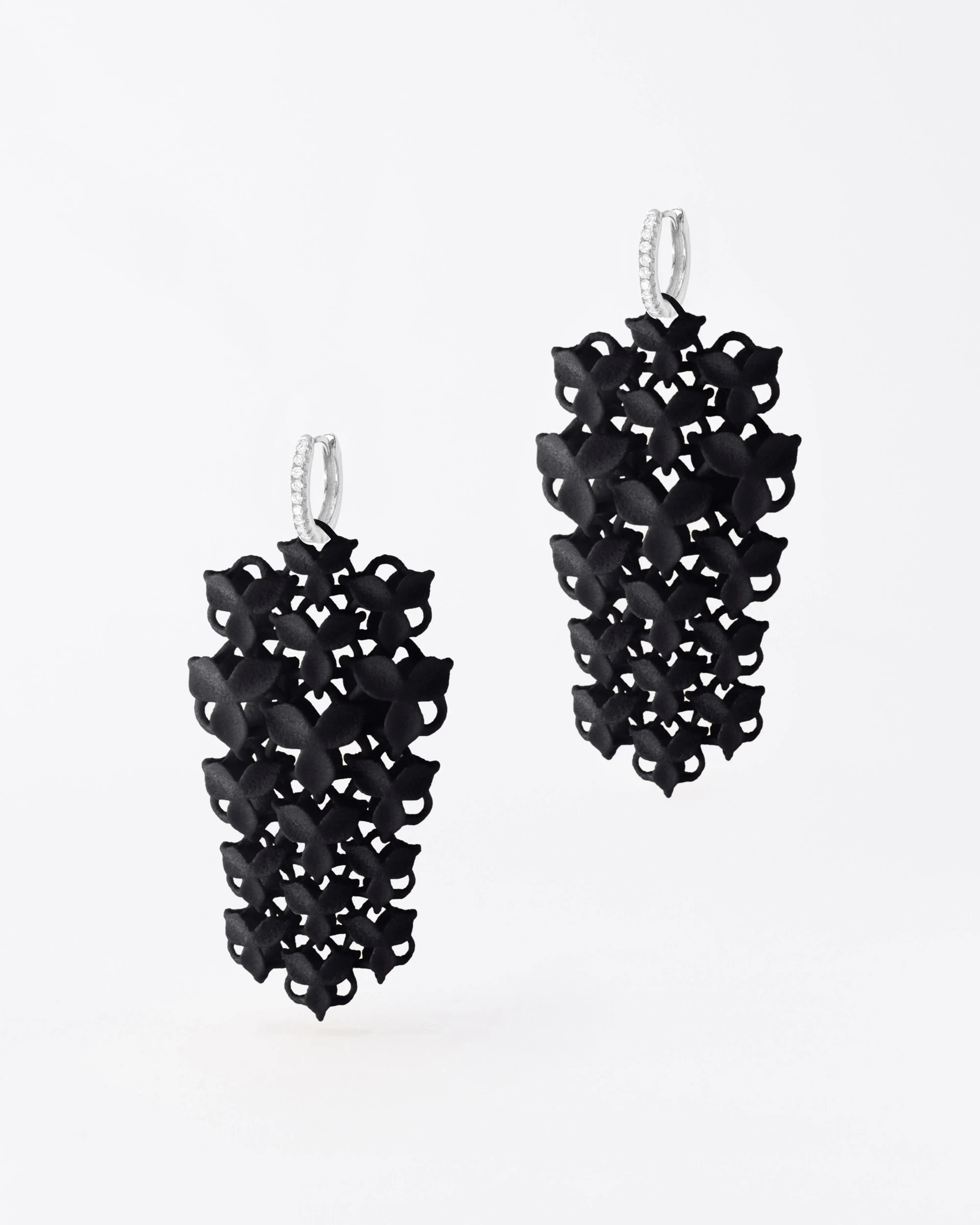 Boltenstern Fabnora Ohrringe Blossom Small Onyx Black by BLAHASCHMUCK WIEN