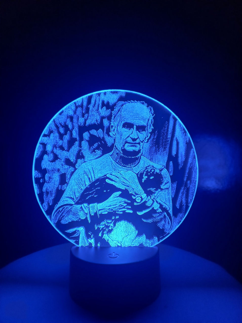 lampe LED tactile Louis de Funès avec son chat de couleur bleue