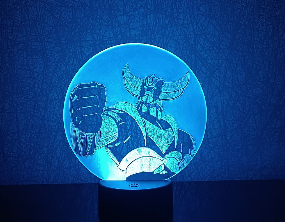 Miniature : Lampe à poser LED collector Goldorak poing levé gravée Dremel allumée couleur bleue socle blanc fabrication française