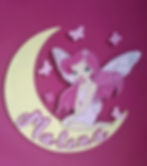 décoration murale fée sur une lune en bois personnalisée au prénom fille