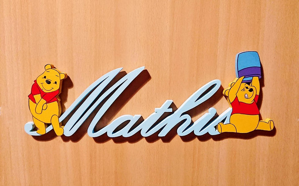 Miniature : prénom décoratif prénom bébé Mathis en bois de couleur bleu ciel avec winnie l'ourson