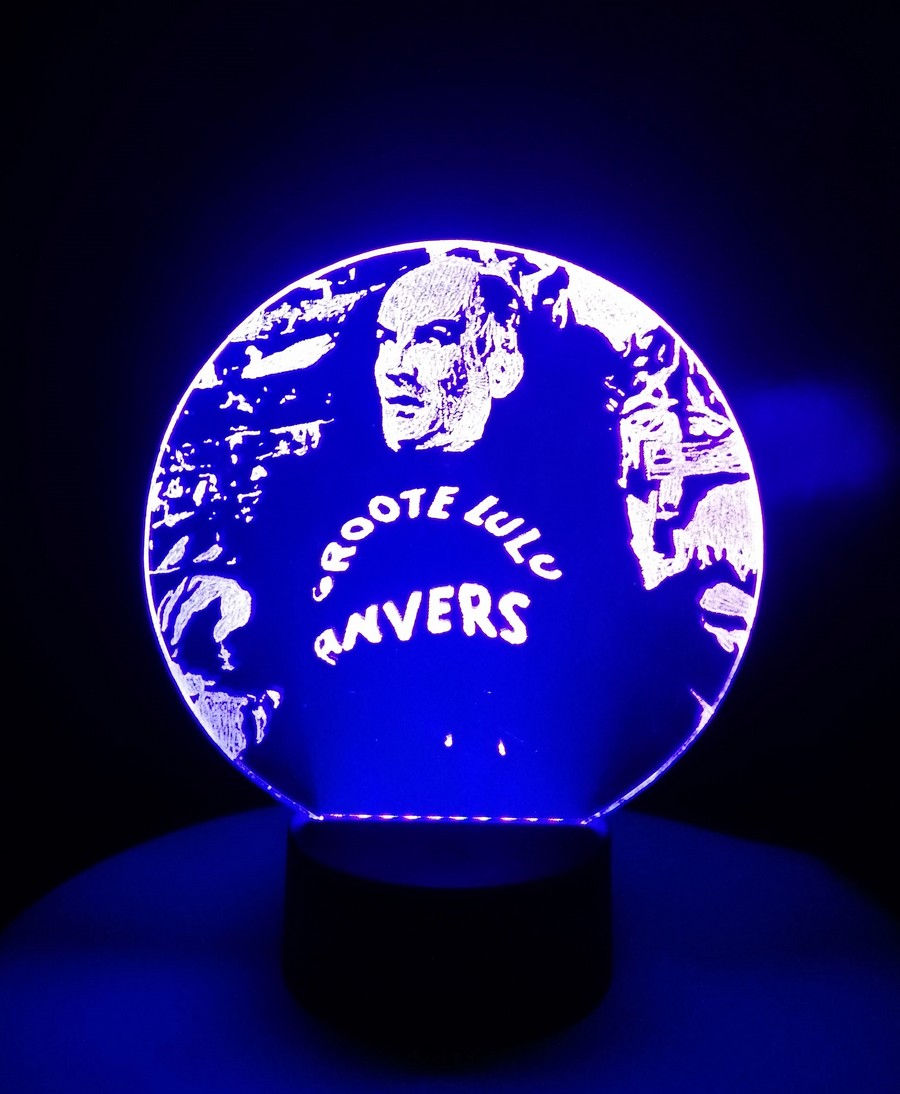 lampe LED tactile à l'image de Louis de Funès dans le film Les grandes Vacances de couleur blanche