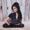 Miniature : décoration artisanale en bois à l'image de la chanteuse Amy Winehouse