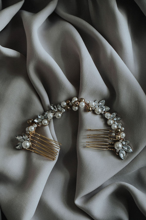 Brautschmuck, Headpiece, Haarschmuck, Blumen im Haar, Tiara, Schmuck für die Haare, Brautfrisur, Weddinghair , Bridalhair