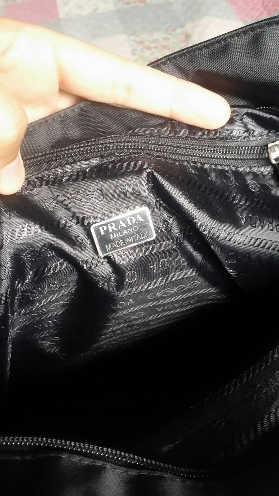 Thumbnail: Beg Prada