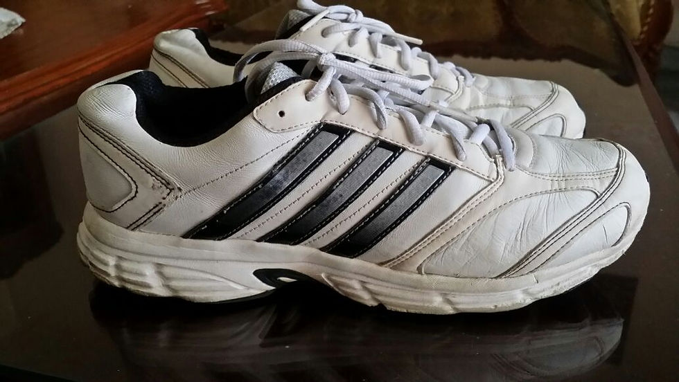 Thumbnail: Kasut sukan Adidas