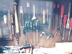 Handman Tools_edited_edited.jpg