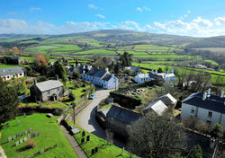 D_N70_9357_village_kit_hill-2