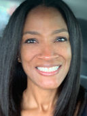 Leslie McMullen Headshot.jpeg