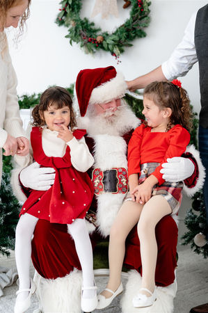 holiday photos in studio with santa