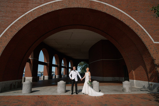 wedding photos harborwalk fan pier park seaport boston