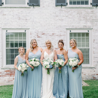 traditional bridal party pose