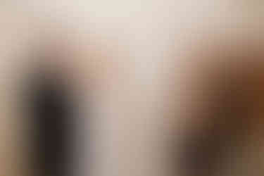 couple's reaction to seeing live wedding painter