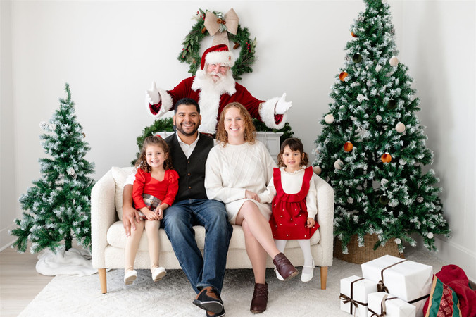 holiday photos in studio with santa