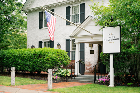 front entrance of inn on boltwood