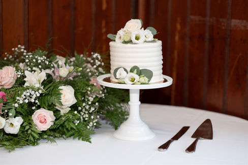 Summer Wedding cake at the Squantum Association