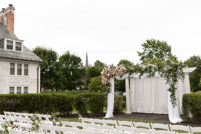 inn on boltwood wedding ceremony decor