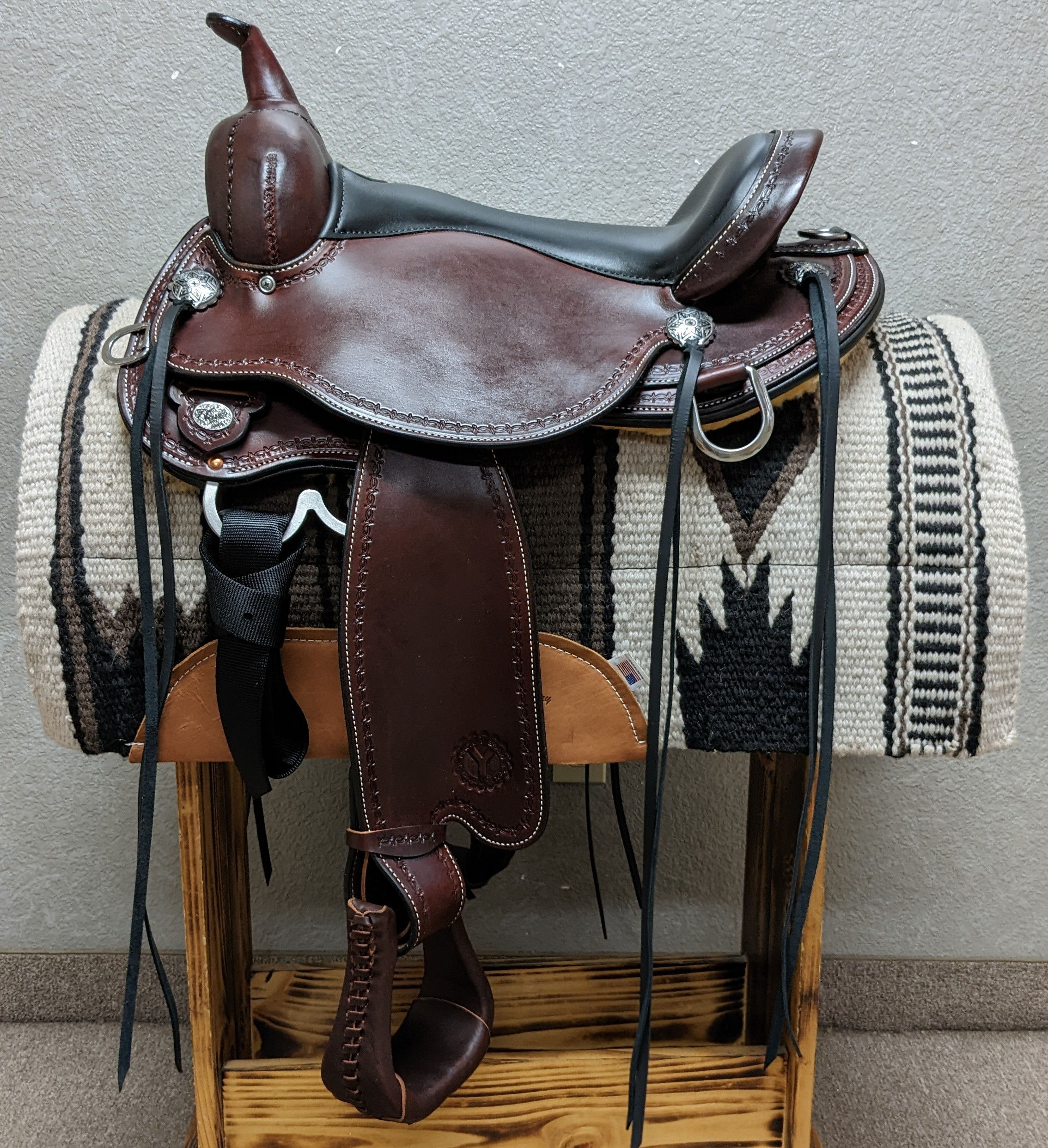 16" Circle Y Salt River - Regular/Chestnut