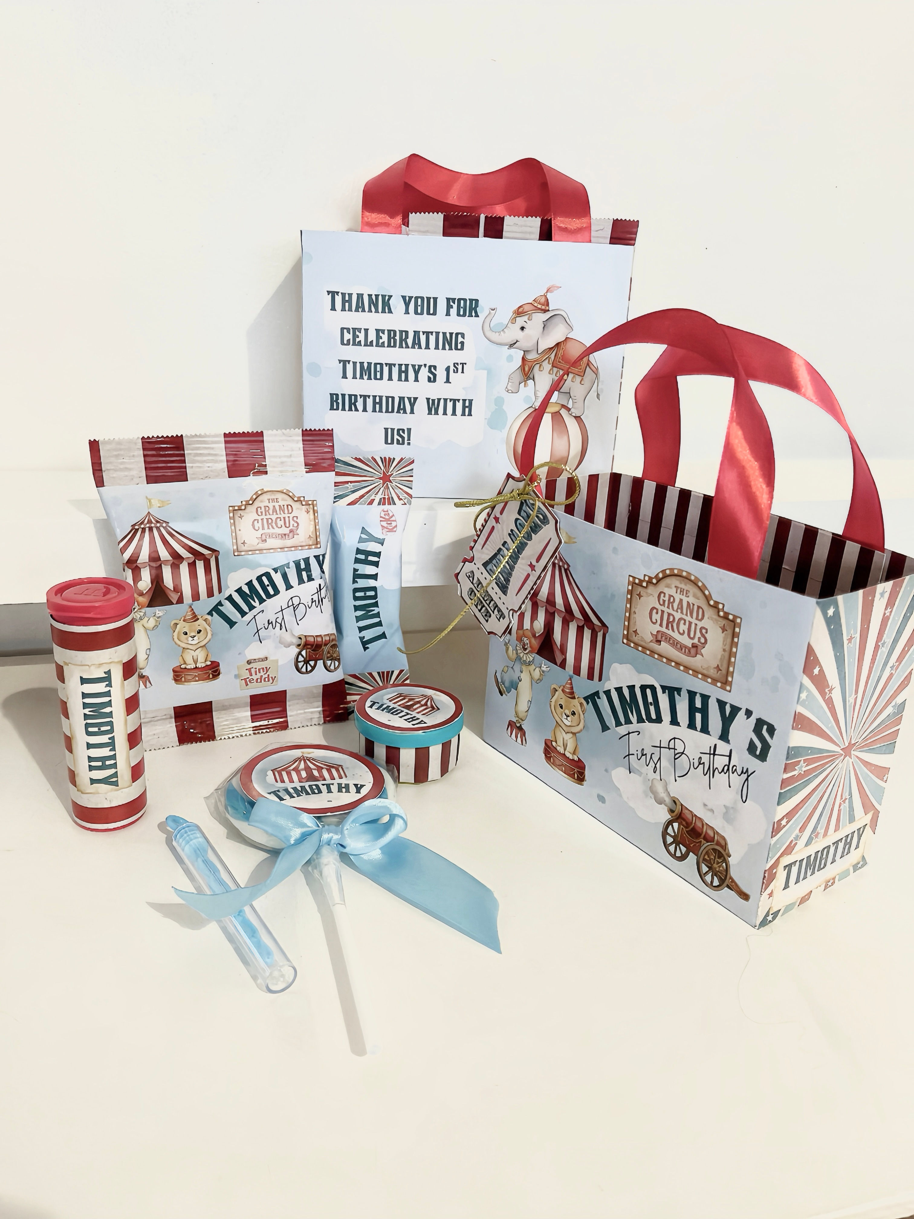 Personalised Gift Bags with M&M minis & Lollipop 
