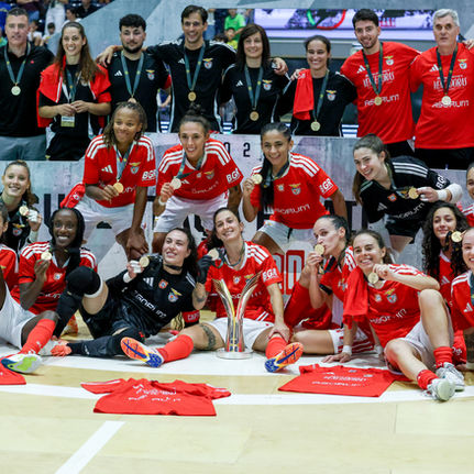 Benfica conquista a Supertaça feminina de futsal e abre época com um troféu