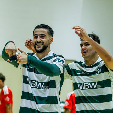 Sporting conquista a Supertaça após dérbi intenso decidido no prolongamento