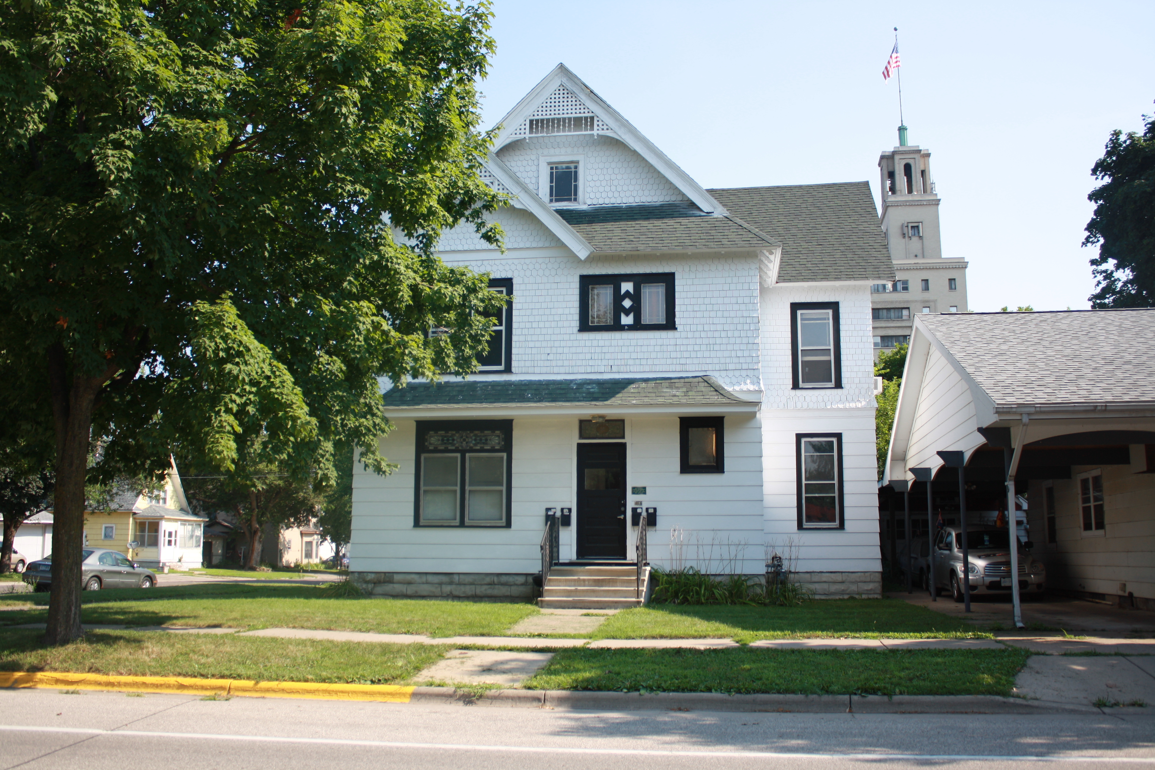 352 E. 5th St. -4