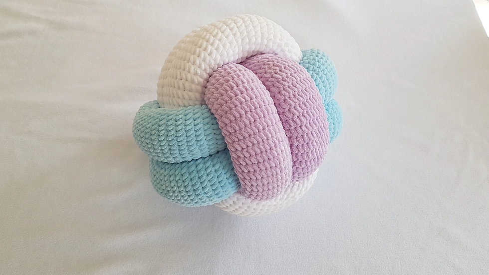Miniature : Coussin Noeud au crochet (tricolore) / Déco Chambre Bébé / Ludique / Décoration