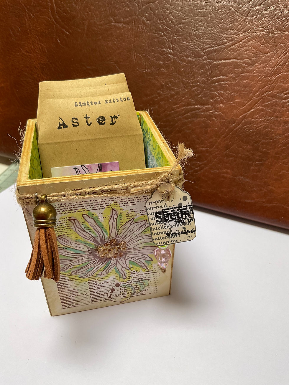 Miniature : Tampons "Paper Leaves" -- 7,5 x 10 cm -- Tracy Evans -- AAll and Create