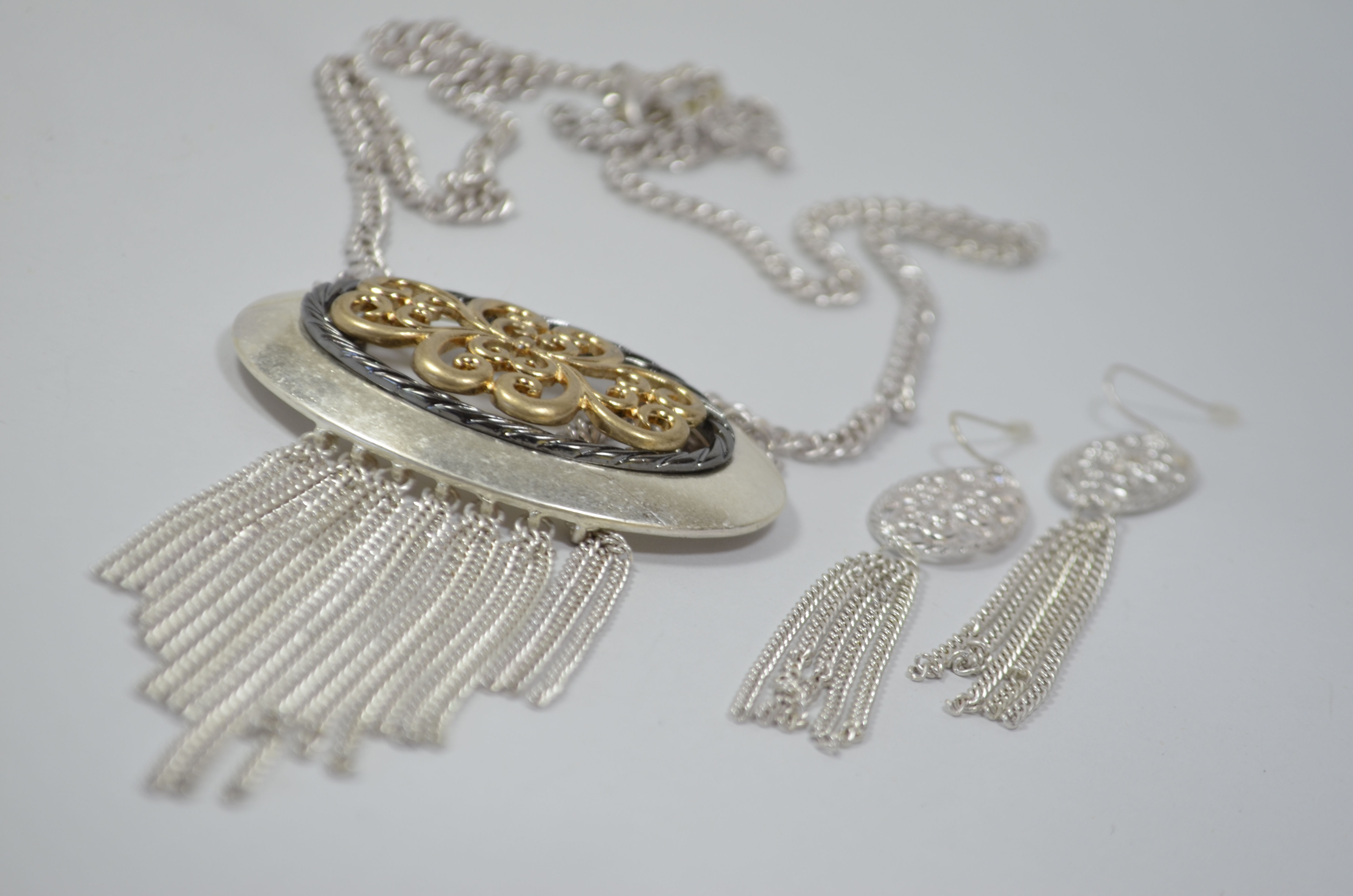 Collar largo plateado