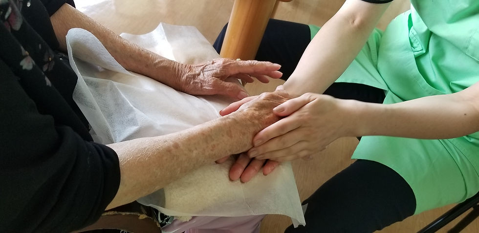 車椅子でのハンドケア