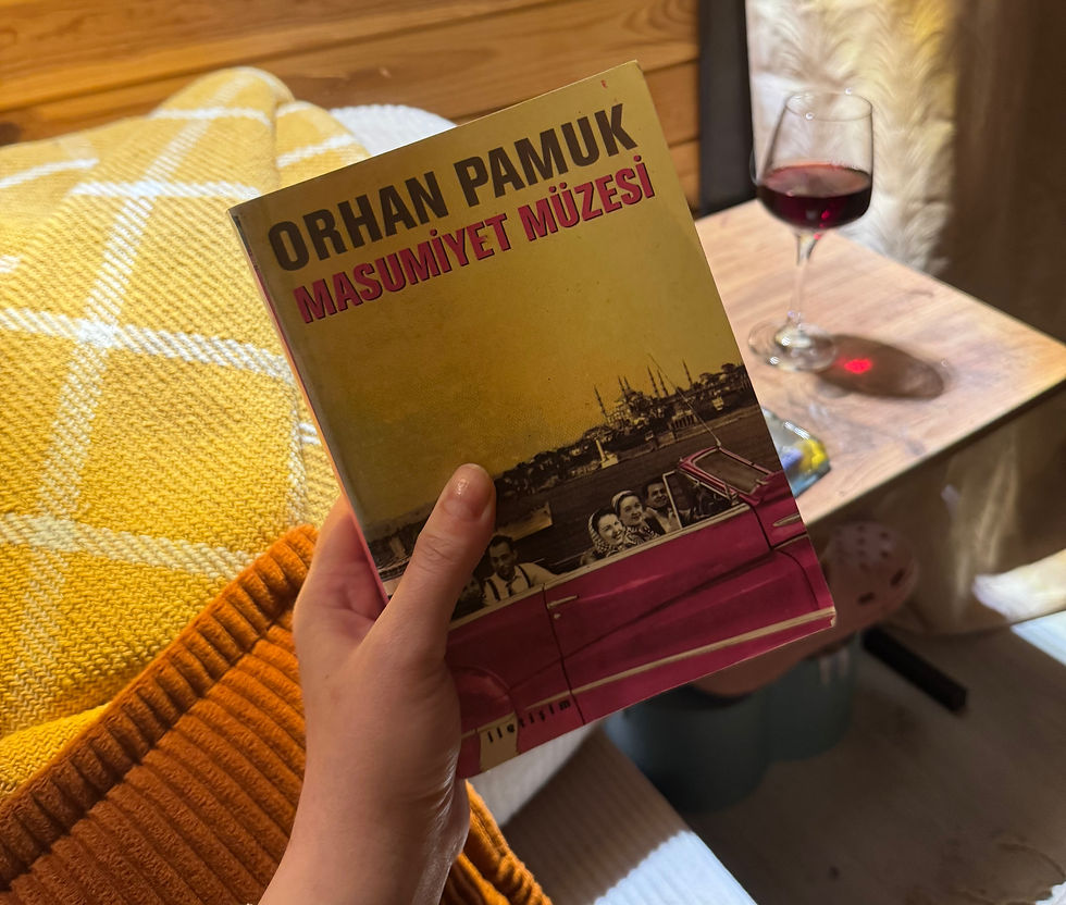 Masumiyet müzesi ve bir kadeh şarap