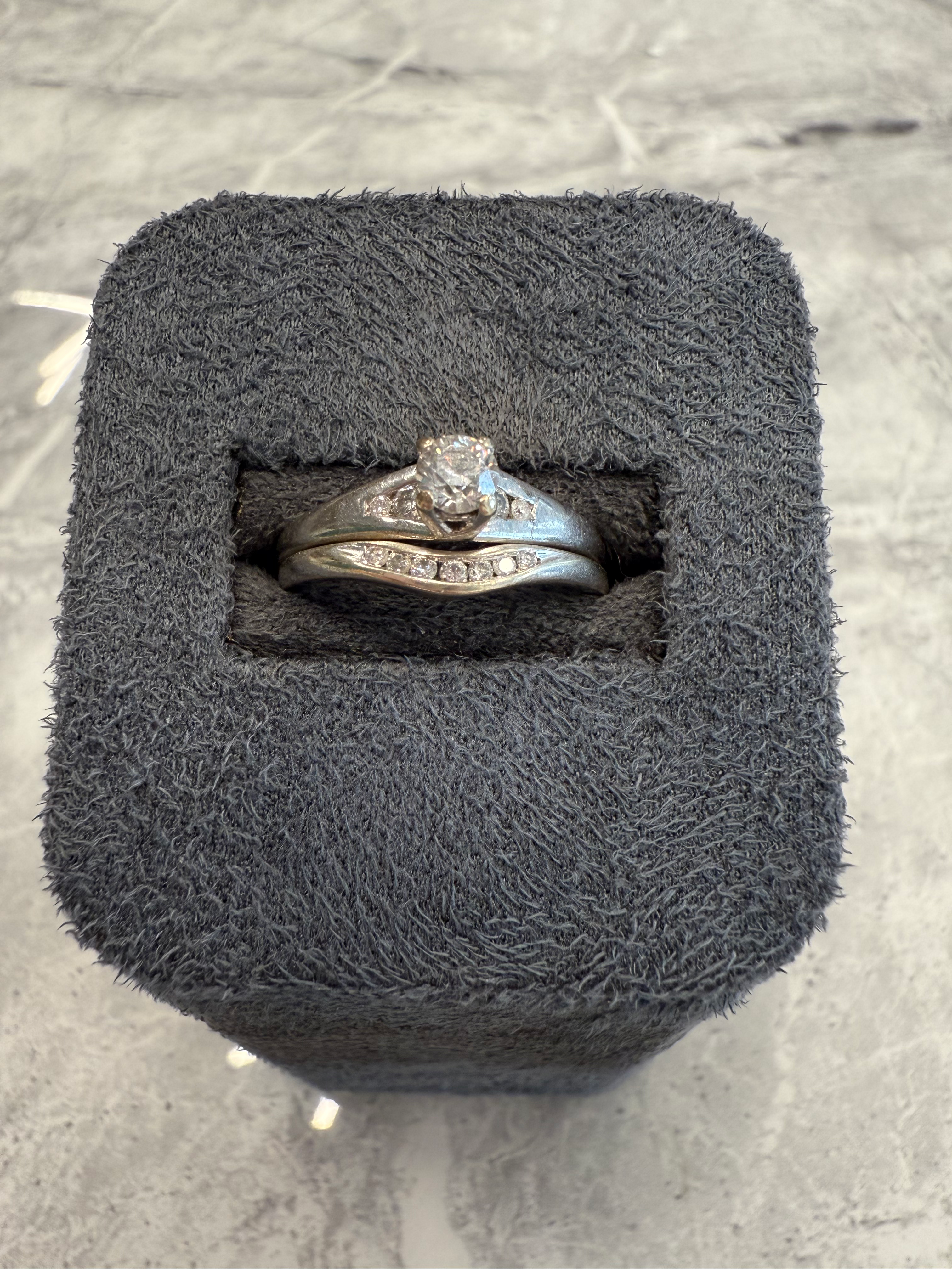 9ct White Gold & Diamond Matching Wedding Band & Ring