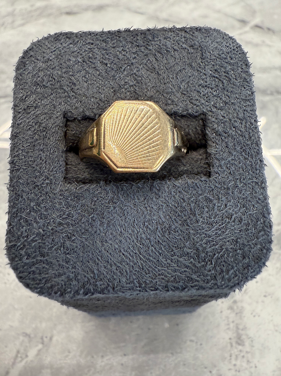 9ct Yellow Gold Patterned Signet Ring