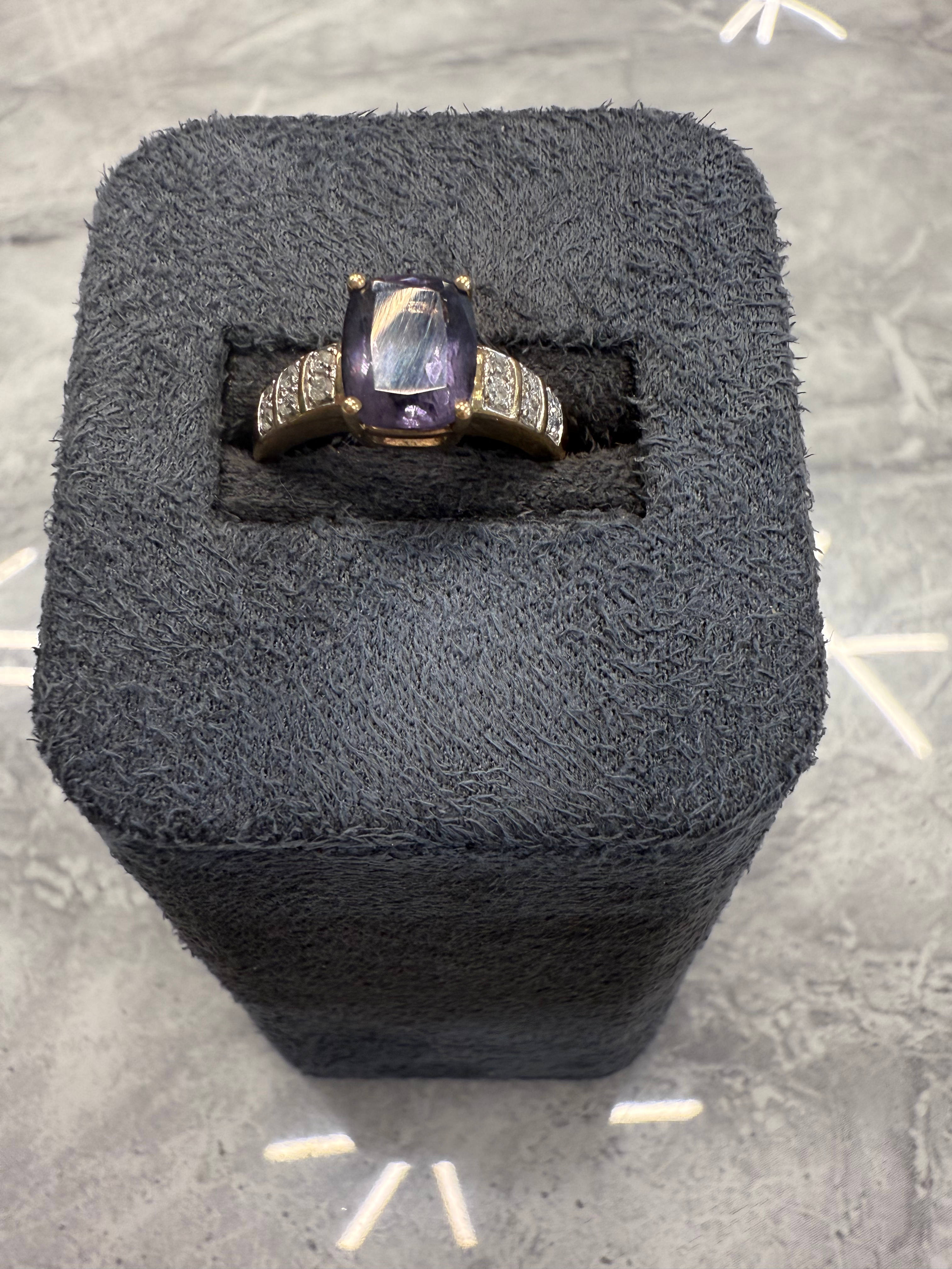 9ct Yellow Gold Amethyst Solitaire & Cubic Zirconia Shoulder Ring