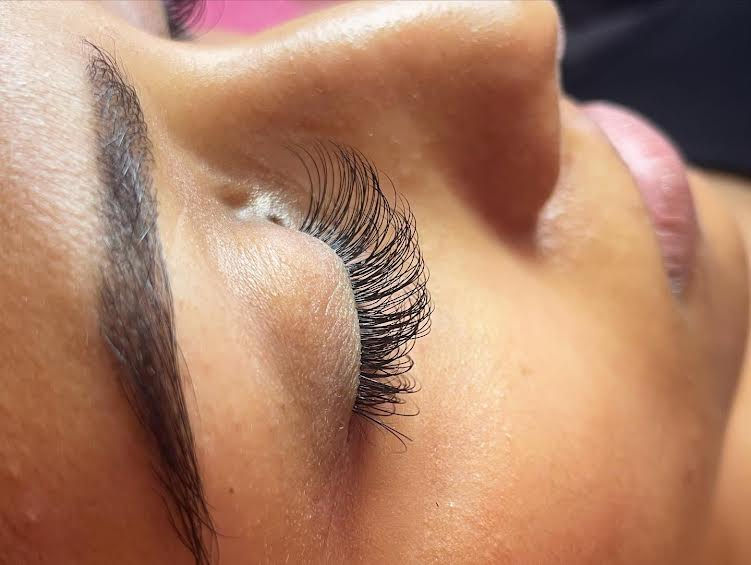 Thumbnail: Classic Eyelash Extension Set