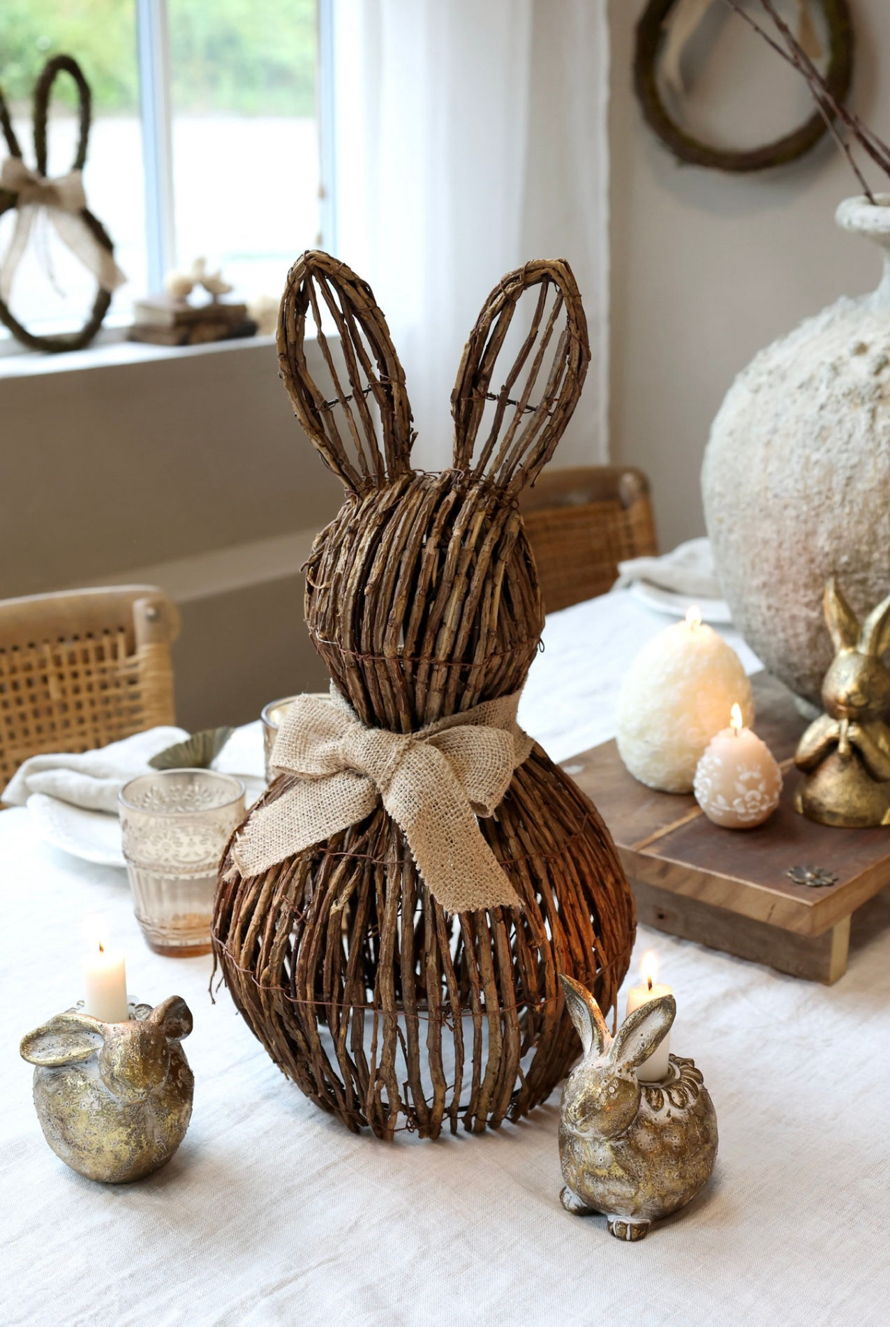 Le plus beau des lapins en osier tressé 