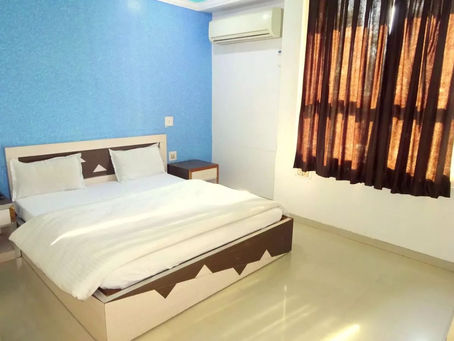 Affordable Couple Friendly Hotels in Gandhinagar for Short Stays