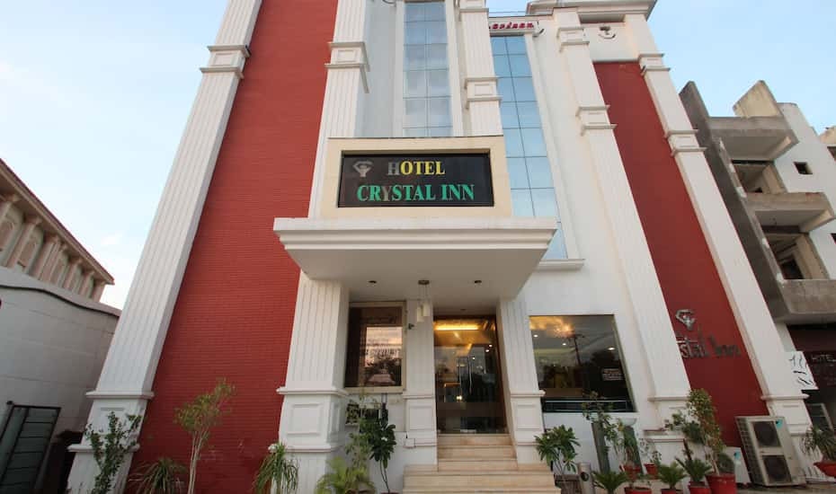 Hotel Crystal Inn