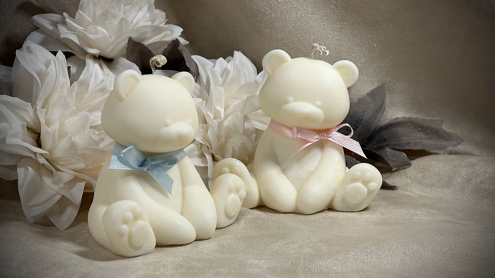 Candela profumata artigianale Bomboniera Orsetto in cera di soia Bio forma di Orsetto Grande con fiocco in raso a scelta