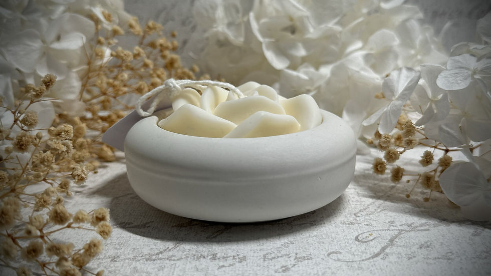 Candela profumata artigianale Bowl Rosa in cera di soia Bio ed essenze naturali certificate Bowl in Porcellana Biscuit