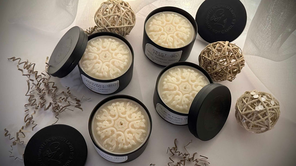 Candela profumata artigianale in cera di soia Bio in vasetto di metallo grande dalla linea Essenziale