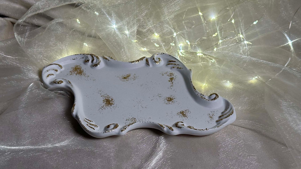 Miniatura: Piattino in porcellana Biscuit Stile Liberty con glitter oro, interamente realizzato a mano con lavorazione artigianale