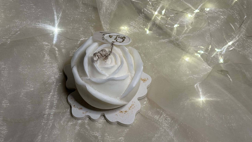 Miniatura: Candela profumata naturale a forma di Rosa grande in cera di soia Bio ed essenze naturali certificate